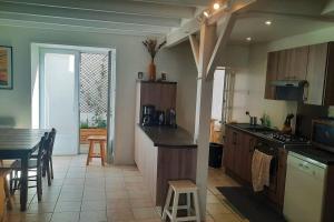 Maison de pêcheur rénovée avec cour proche du port