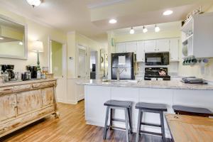 Branson Condo with Views - Near Silver Dollar City!