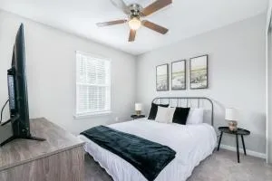 Cozy 3BR Townhouse, 15 Mins to Downtown - Clay Landing