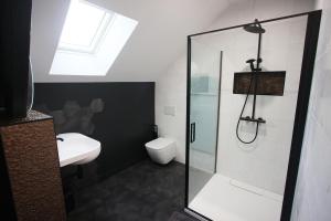 B&B / Chambres d'hotes B&B + sdb privees a Chatou, pres de Paris : photos des chambres