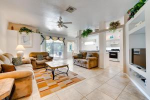 Kissimmee Home with Pool and Pond View, 5 Mi to Disney