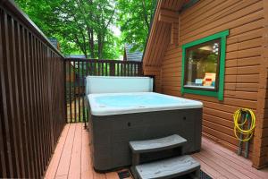 Lodge Nine for 6 with Hot Tub - Spa Resort in Devon