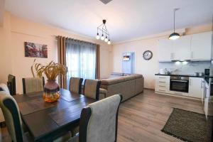 Aris Apartment Sarande