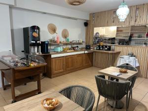Hotels Logis Hotel De La Clape : photos des chambres