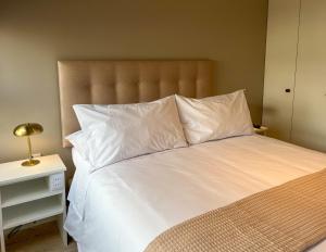 Modern 2BR with Balcony in Miraflores