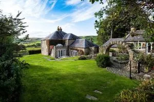 Broadgate House & Steading - Corsenside