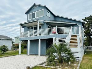 Beach Buoys & Salty Gulls home - Ubytování bez kategorie ve městě Holden Beach