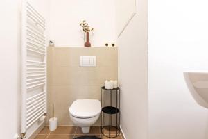 Cityscape Oasis: Active Studio Heaven