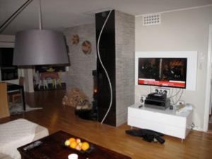 2 bedroom luxury apartment seafront, free pick up!