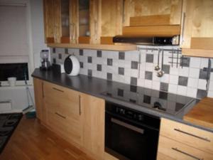 2 bedroom luxury apartment seafront, free pick up!