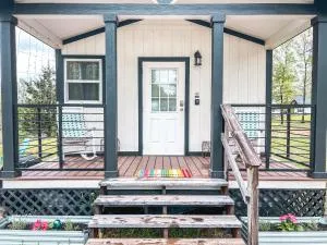 Private Tiny Home Royal Ridge Getaway - Point Cedar