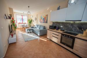 City Center Apartment with Balcony