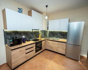 City Center Apartment with Balcony