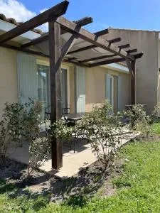 Villa Tia - Appartement 2 chambres - piscine - bord de lac - 圣萨特尼莱斯艾