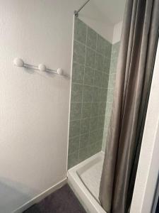 Villa Tia - Appartement 2 chambres - piscine - bord de lac