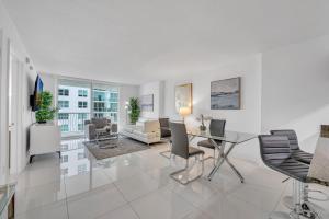 Luxury 1 Bedroom Apartment • Brickell • Unique Views