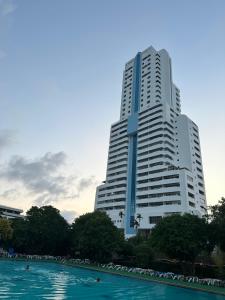 PATONG TOWER SEA FACING HIGH FLOOR New Bathroom