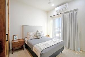 NEW Condo with Pool and Ocean View Roof near Beach 4 blocks