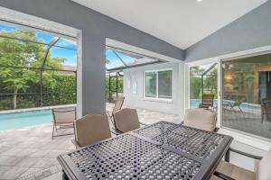 Stunning 4BR Beach House - Pool - Spa - Near the Park