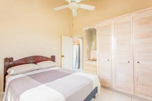 Oceanview Terrace I Full Kitchen I Steps to Beach I WiFi