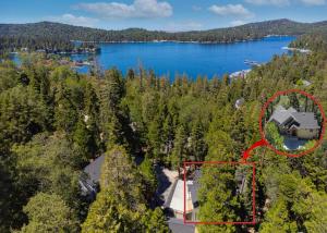 New Luxe Home 6BD 5BA Great and Bonus Rooms 2 Decks AC Dogs eBikes