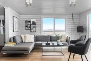 Spacious 4-Bedroom Home in Southern Iceland - Geysir