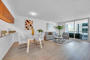 Stunning 1 BDR 1 BTH • Brickell • Bay & City Views