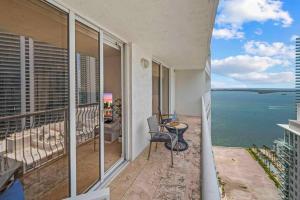 Exquisite 1 Bed • 33 Floor •Brickell • Ocean Views