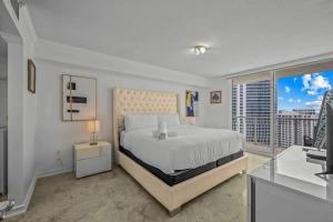 Exquisite 1 Bed • 33 Floor •Brickell • Ocean Views