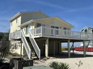 Single Family Close To Bay And Beach In North Beach - North Beach