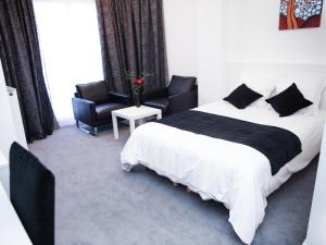 Superior Double Room with Terrace room in Hotel Satellite