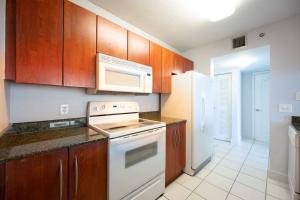 Splendid 1 Bed Apartment • Brickell • Water Views