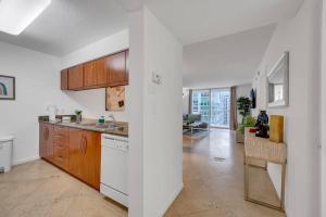 Ocean view 1BR Condo Brickell-FreeParking