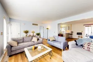 Maplewood --- 30 Bryn Mawr Dr. - Carpenters Corner