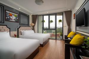 Bella Premier Hotel & Rooftop Skybar