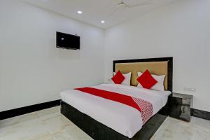 OYO Flagship Red Apple Homes