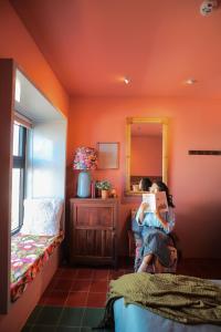 Phòng Giường Đôi Lớn Loại Sang (Deluxe Queen Room)