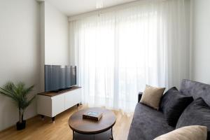 Cute 1BR Hideaway & City Quick by HM