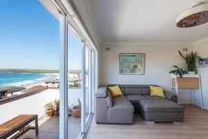 Stunning Maroubra Beachview Apt with Parking - Sydney