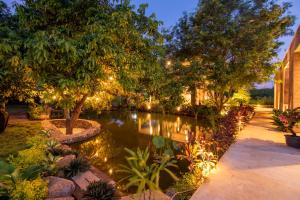 The Sinaba Orchards Pondhouse