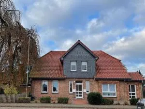 Amazing holiday home near the lake - Neuwinsen