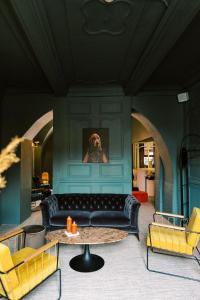 Le Victoria Boutique Hôtel - Charme au coeur du village historique - Accueil Vélo - Séminaire - Bar Lounge - Piscine