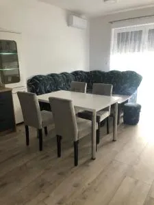 Przy wiadukcie - Niwka