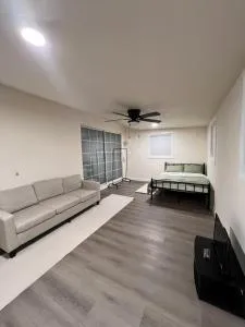 Single Room w/ Private Entrance - Shared Bathroom - 赫米特