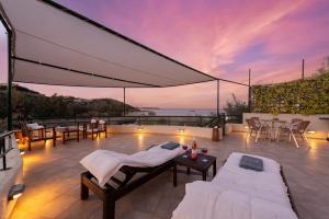 Coastal Dream beachView Jacuzzi& sauna free parking WiFi 2 bedroom