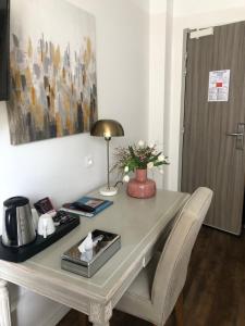 Hotels Hotel Les Embruns : photos des chambres
