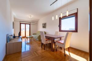Family One bedroom apartment with Panoramic city view - 3hvězdičkové hotely ve městě Budva