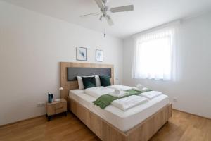 Trendy 1BR, Direct City Access by HM