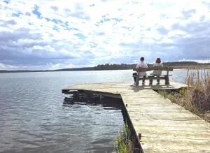 Mazury Apartament/Dom z ogródkiem całoroczny przy jeziorze - Piece