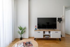 Stylish 1BR Escape, City Quick by HM